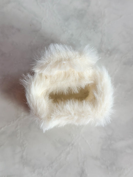 Pinza de peluche blanca